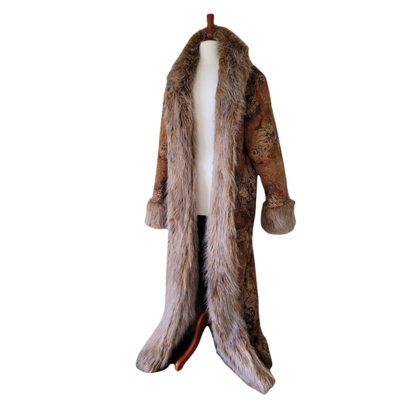 Lesley Posh Ambassador II & Sphynx Lover - Picture 11 of 11